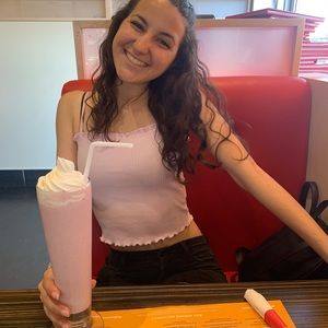 Meet your Posher, Rebeca